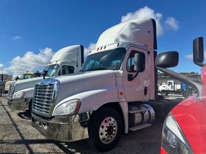 2017 Freightliner Cascadia - Day Cab