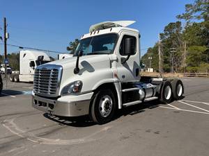 2019 Freightliner Cascadia 125