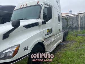 2020 Freightliner Cascadia - Sleeper Truck