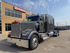 2025 Kenworth W900