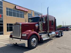 2025 Kenworth W900